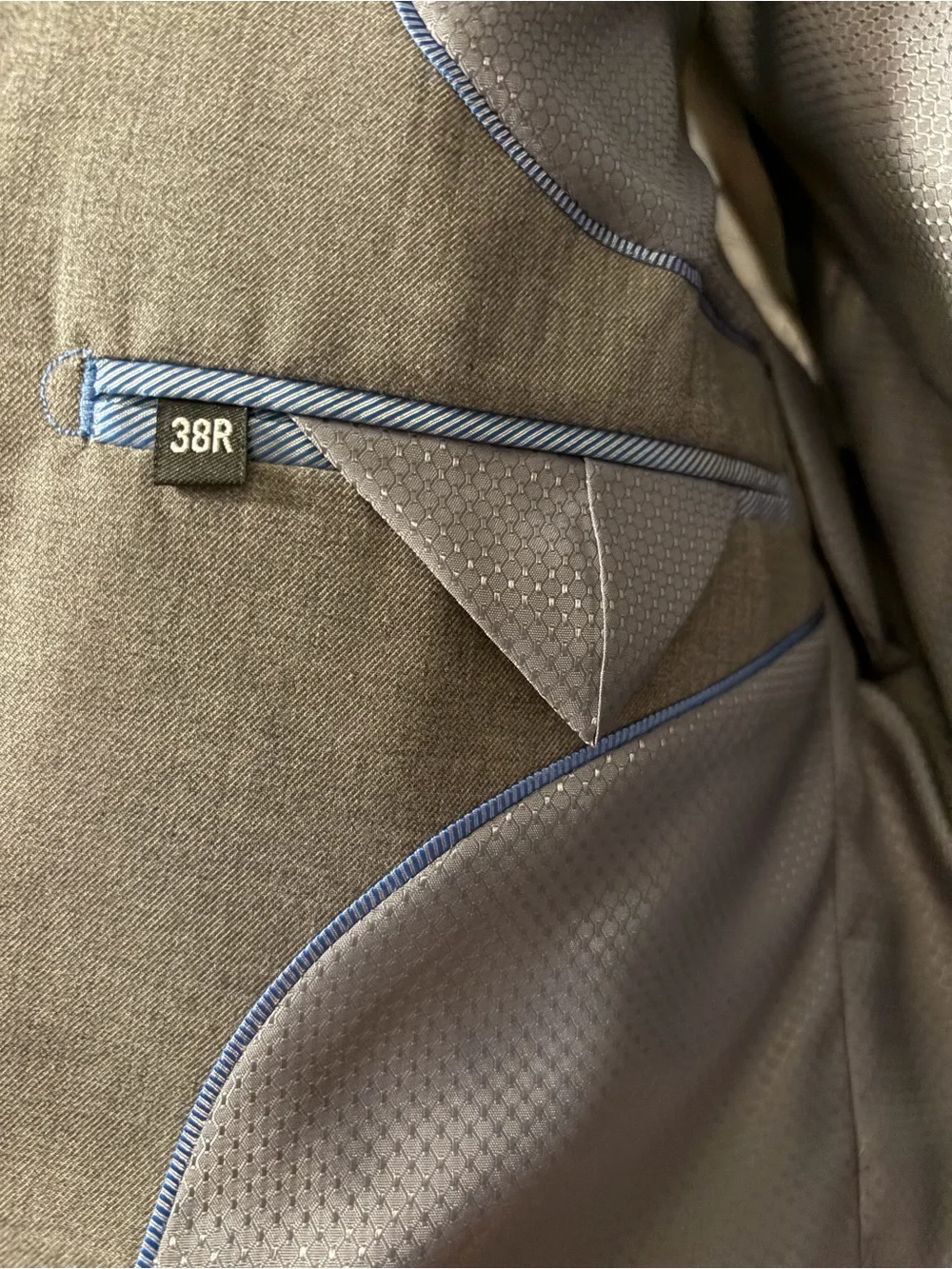 Men's Classic Gray Two-Piece Suit - Professional Tailored Look